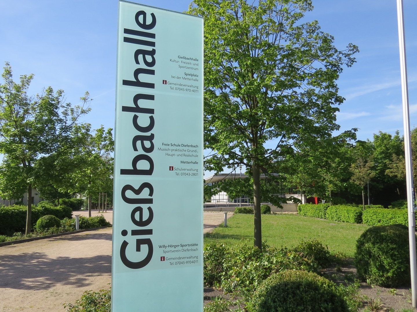 Gießbachhalle Stele Gießbachhalle Stele
